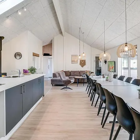 Дом отдыха Lovely In With Wifi *