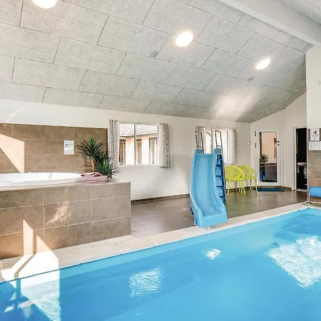בית נופש Awesome In With Sauna *